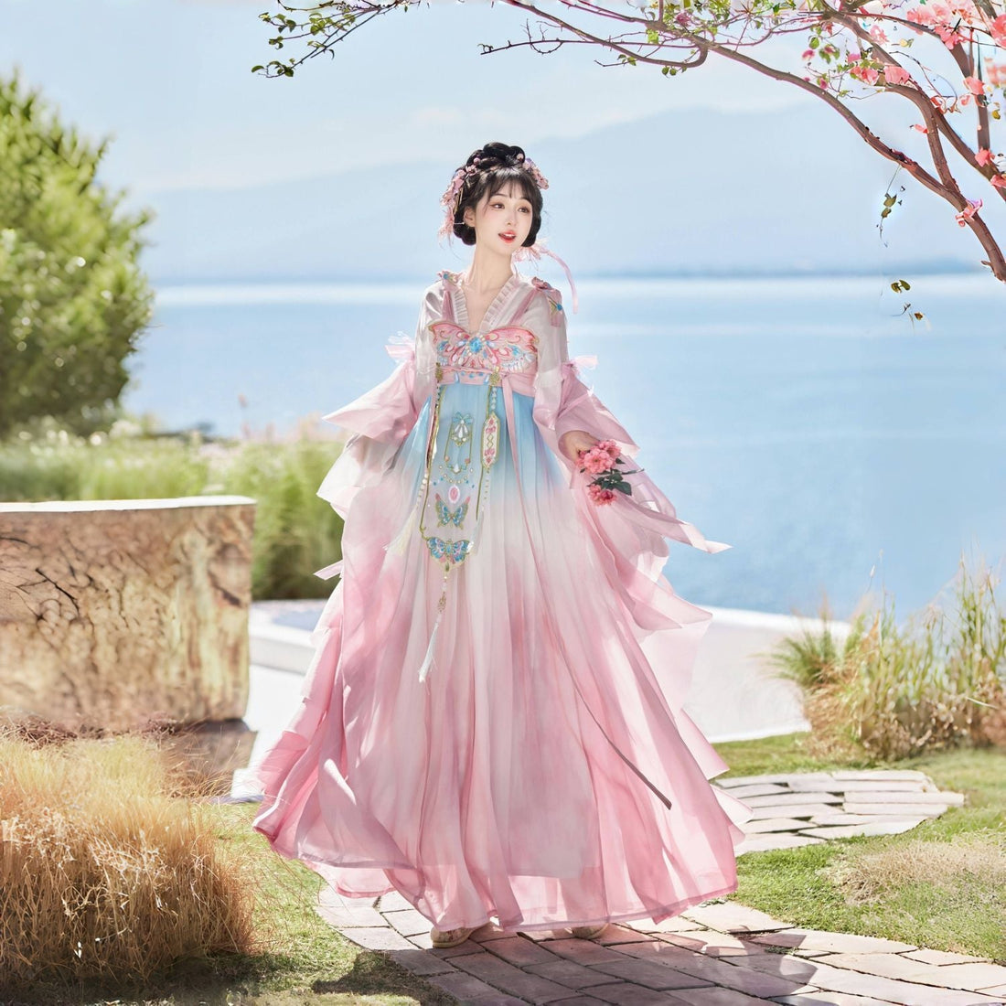 Springtime by the Lake: A Soft Pink Hanfu that Awakens Eastern Romance